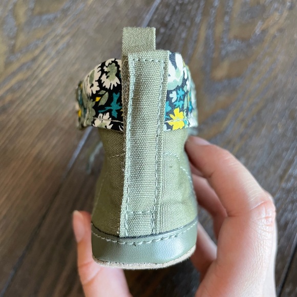 BabyGap Green w/ Floral Lace Up Velcro Back Boot - Picture 6 of 7